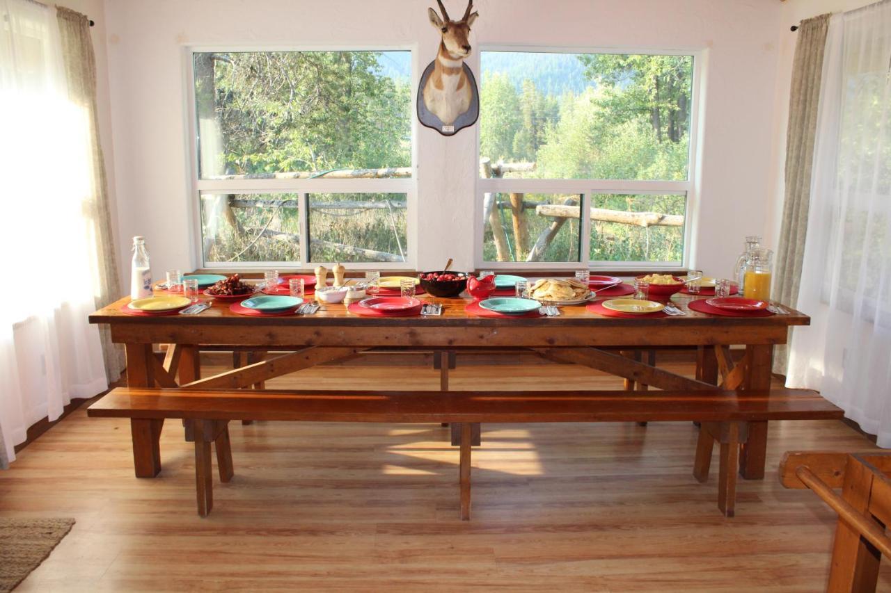 Bear Creek Ranch Bed & Breakfast Essex Exterior photo